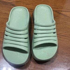 Kuailu Slide Sandals
